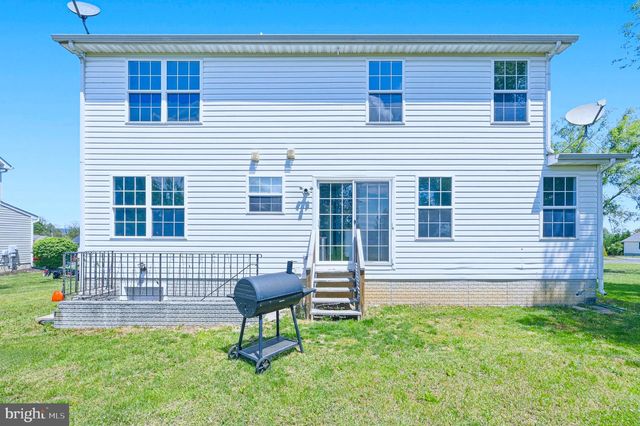 251 THAYERS GULL DR, Martinsburg, WV 25405