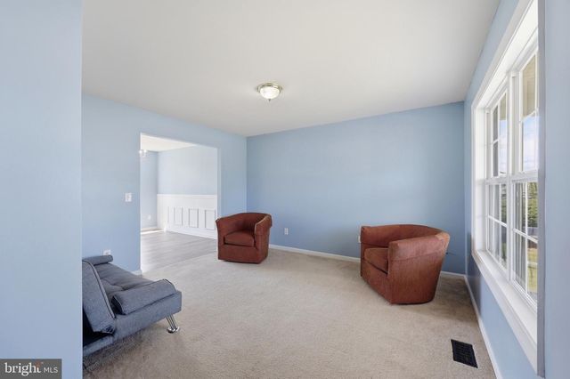 251 THAYERS GULL DR, Martinsburg, WV 25405