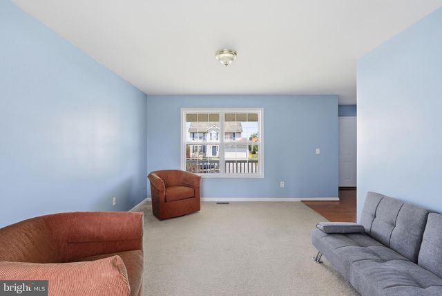 251 THAYERS GULL DR, Martinsburg, WV 25405