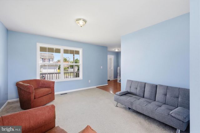 251 THAYERS GULL DR, Martinsburg, WV 25405