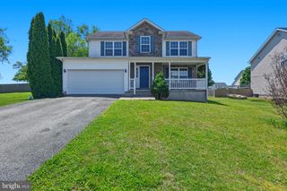 251 THAYERS GULL DR, Martinsburg, WV 25405