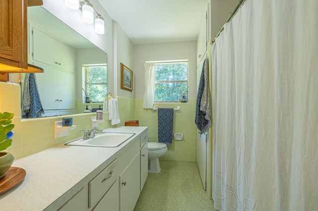 1009 Fish Hatchery Road, Huntsville, TX 77320