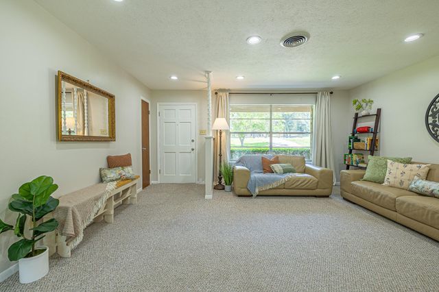 1009 Fish Hatchery Road, Huntsville, TX 77320