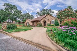 1604 Colonial Drive, Longview, TX 75605
