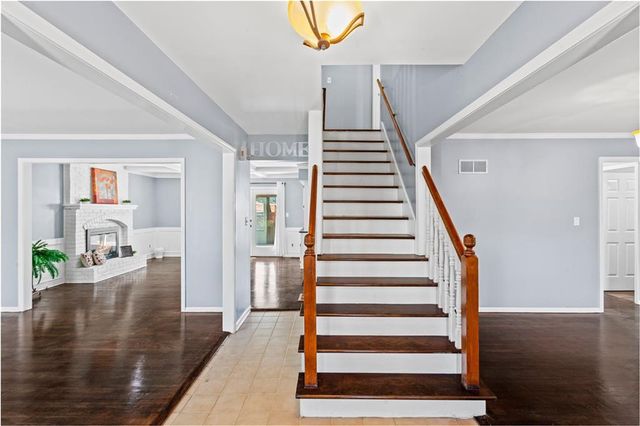 9248 Twilight Lane, Lenexa, KS 66219