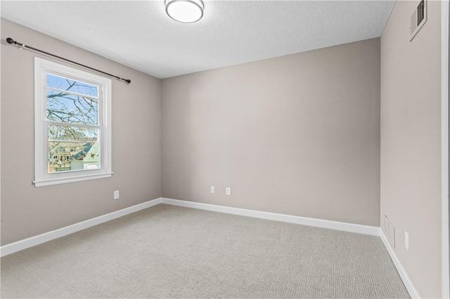 9248 Twilight Lane, Lenexa, KS 66219