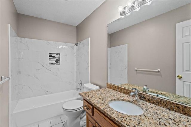 9248 Twilight Lane, Lenexa, KS 66219