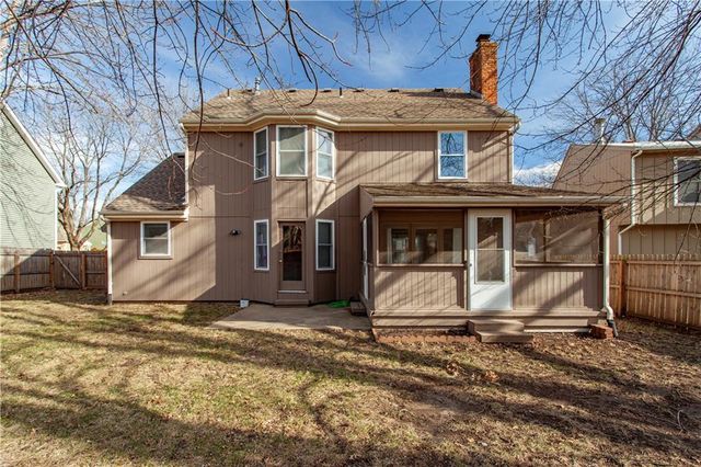 9248 Twilight Lane, Lenexa, KS 66219