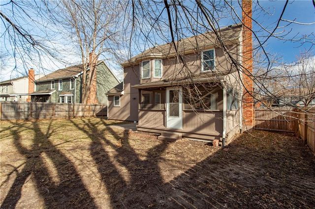 9248 Twilight Lane, Lenexa, KS 66219