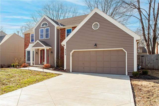 9248 Twilight Lane, Lenexa, KS 66219