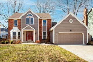 9248 Twilight Lane, Lenexa, KS 66219