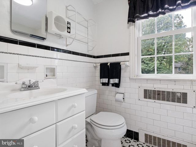 1808 SHIPLEY RD, Wilmington, DE 19803