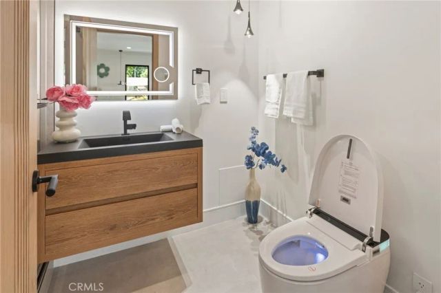 22850 Margarita, Woodland Hills, CA 91364