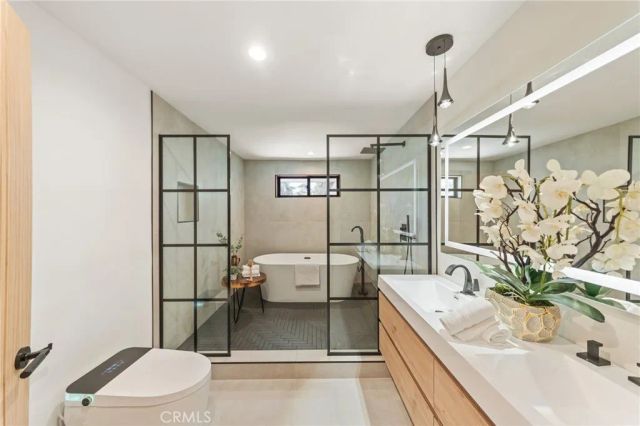 22850 Margarita, Woodland Hills, CA 91364