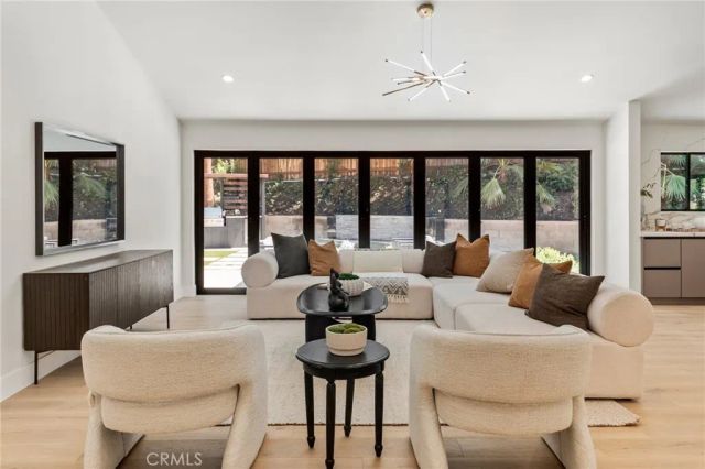 22850 Margarita, Woodland Hills, CA 91364