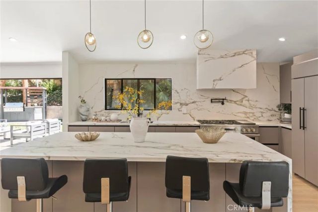22850 Margarita, Woodland Hills, CA 91364