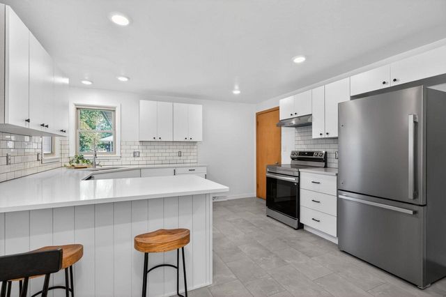 2206 N MCDONALD STREET, Appleton, WI 54911