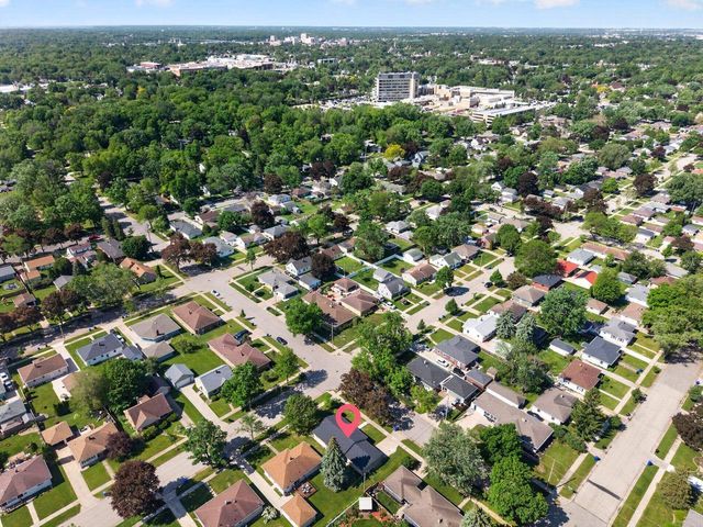 2206 N MCDONALD STREET, Appleton, WI 54911