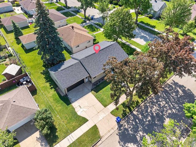 2206 N MCDONALD STREET, Appleton, WI 54911