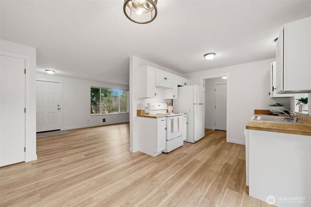 26814 Webb Circle NE, Kingston, WA 98346