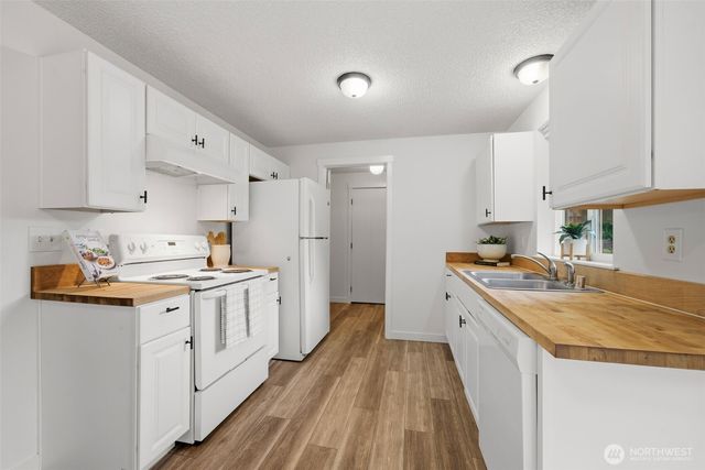 26814 Webb Circle NE, Kingston, WA 98346