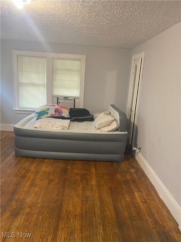 1100 Mercer Avenue, Akron, OH 44320