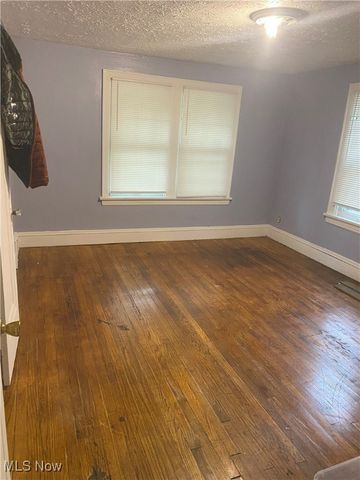 1100 Mercer Avenue, Akron, OH 44320