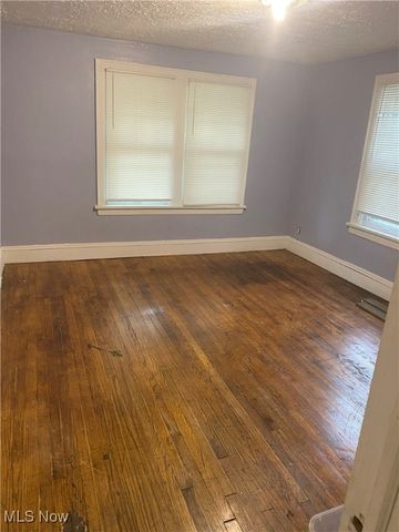 1100 Mercer Avenue, Akron, OH 44320