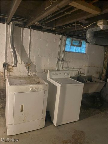 1100 Mercer Avenue, Akron, OH 44320