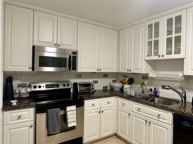100 Bayview Drive 1405, Sunny Isles Beach, FL 33160