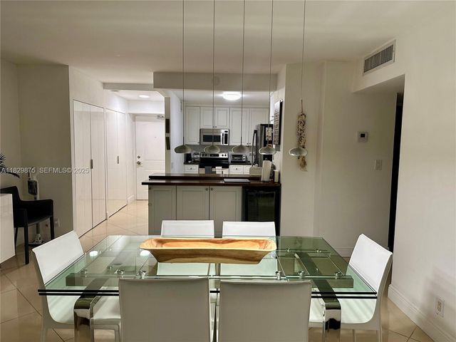 100 Bayview Drive 1405, Sunny Isles Beach, FL 33160