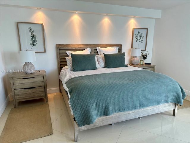 100 Bayview Drive 1405, Sunny Isles Beach, FL 33160