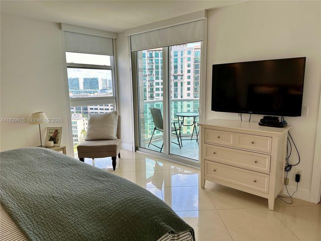 100 Bayview Drive 1405, Sunny Isles Beach, FL 33160