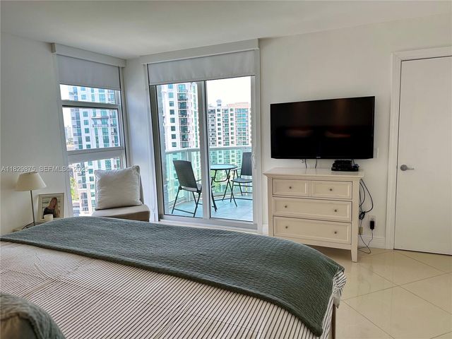 100 Bayview Drive 1405, Sunny Isles Beach, FL 33160