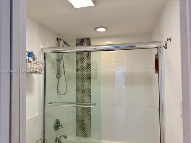 100 Bayview Drive 1405, Sunny Isles Beach, FL 33160