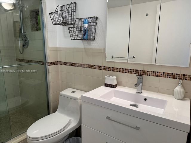 100 Bayview Drive 1405, Sunny Isles Beach, FL 33160