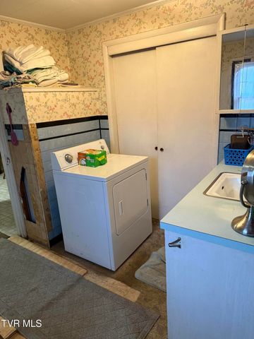 286 Coal Chute Road Road, Elizabethton, TN 37643