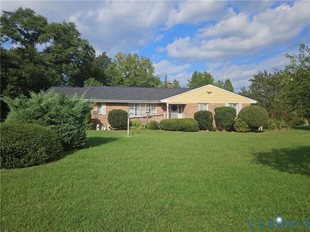 5200 County Dr, Disputanta, VA 23842