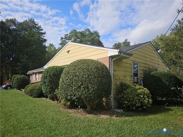 5200 County Dr, Disputanta, VA 23842