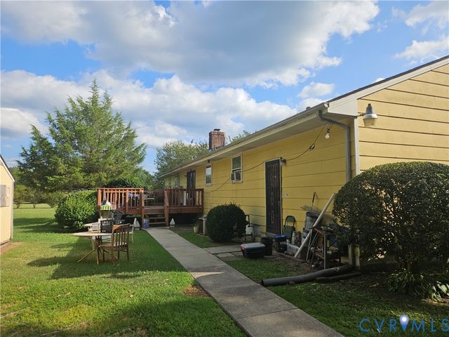 5200 County Dr, Disputanta, VA 23842