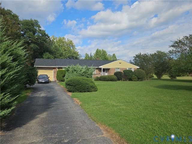 5200 County Dr, Disputanta, VA 23842