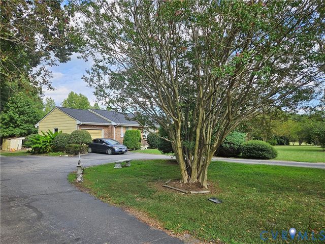 5200 County Dr, Disputanta, VA 23842