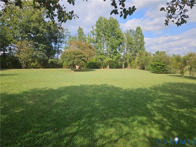 5200 County Dr, Disputanta, VA 23842