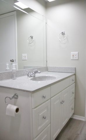 1008 Manor Lane, E, Columbus, OH 43221