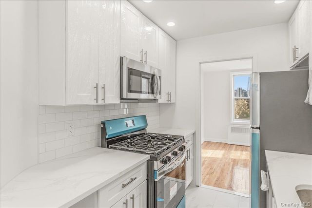 66-15 Thornton Place 5R, Rego Park, NY 11374