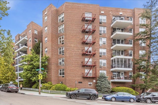 66-15 Thornton Place 5R, Rego Park, NY 11374