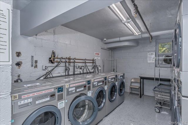 66-15 Thornton Place 5R, Rego Park, NY 11374