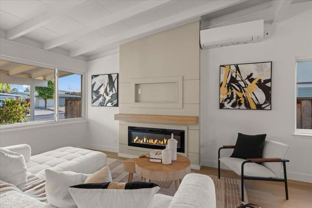 1734 Spring Street, Mountain View, CA 94043