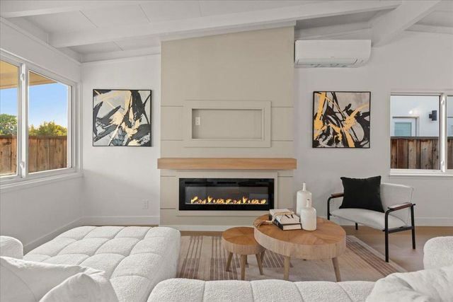 1734 Spring Street, Mountain View, CA 94043