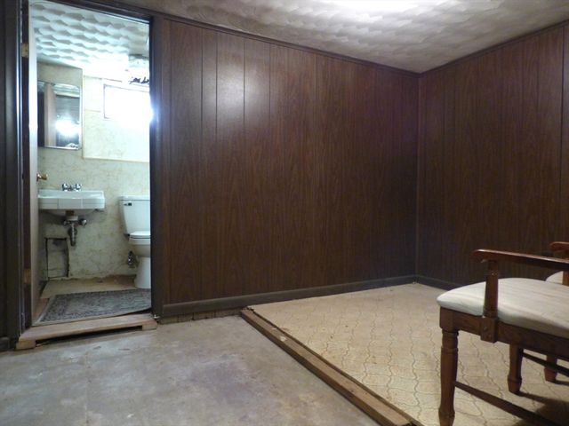 259 Prospect St, Ludlow, MA 01056